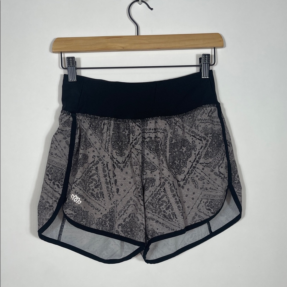 Women's Black and Gray Patterned Shorts